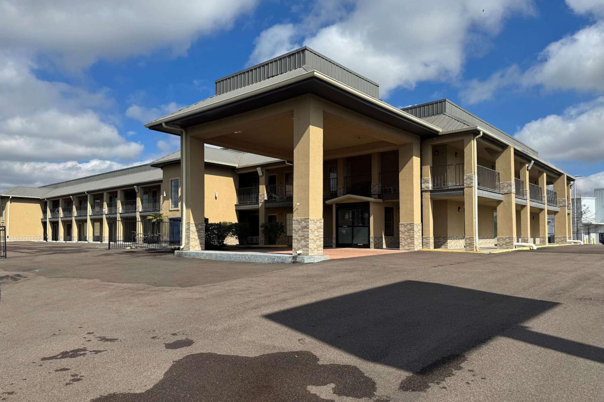 Super 8 By Wyndham Jackson Ms Hotel Exterior foto
